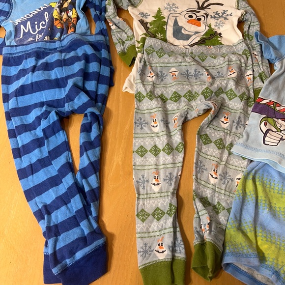 Disney Boys pajamas Mickey Mouse, frozen toy story - Picture 3 of 5